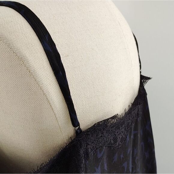 Silky lace camisole black w/ subtle blue stars - Picture 4 of 11